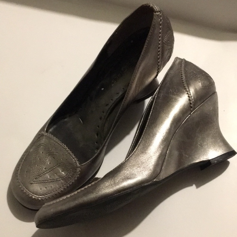 Silver wedges